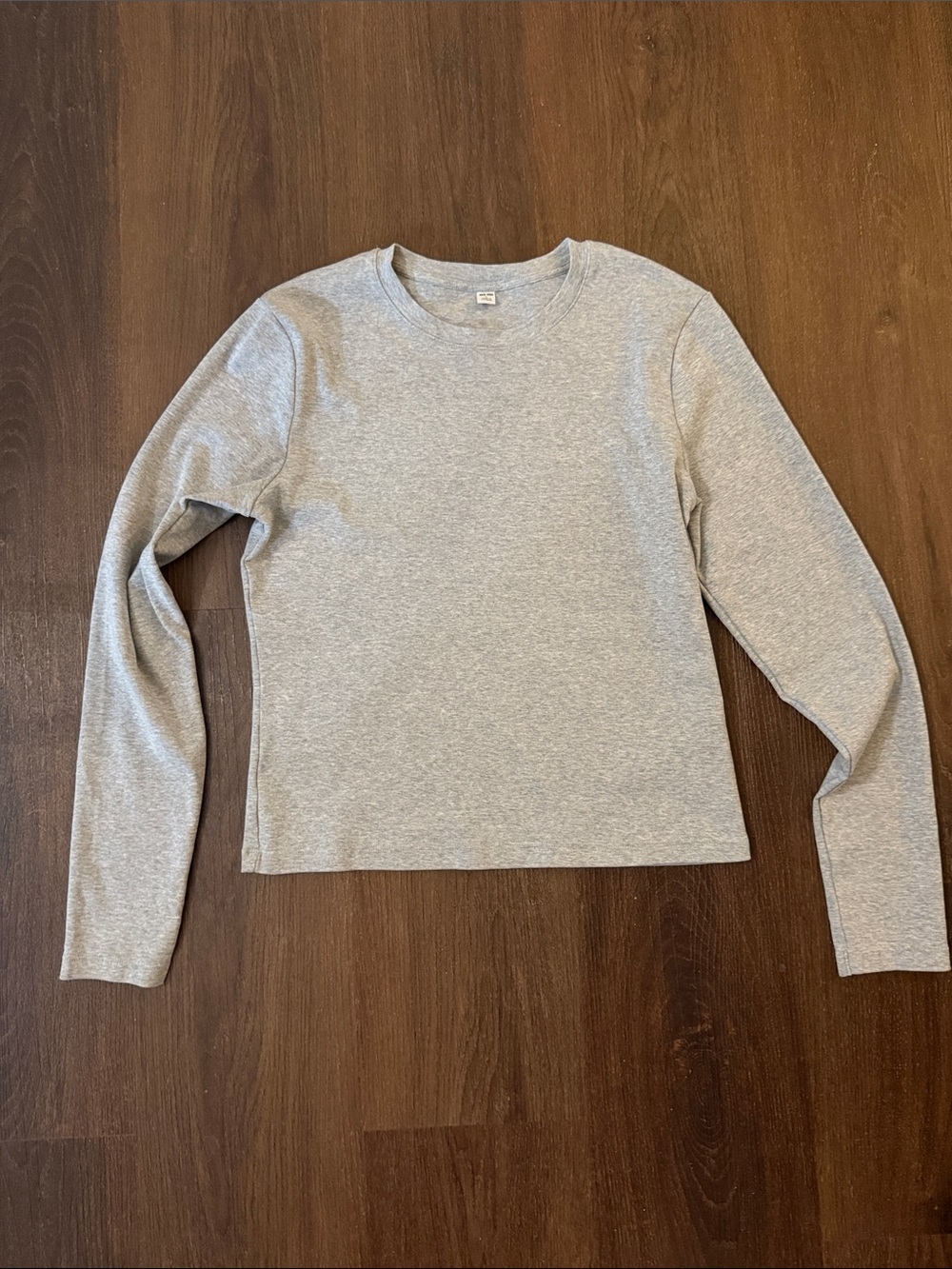 Uniqlo Crewneck Long Sleeve Tee - Gray